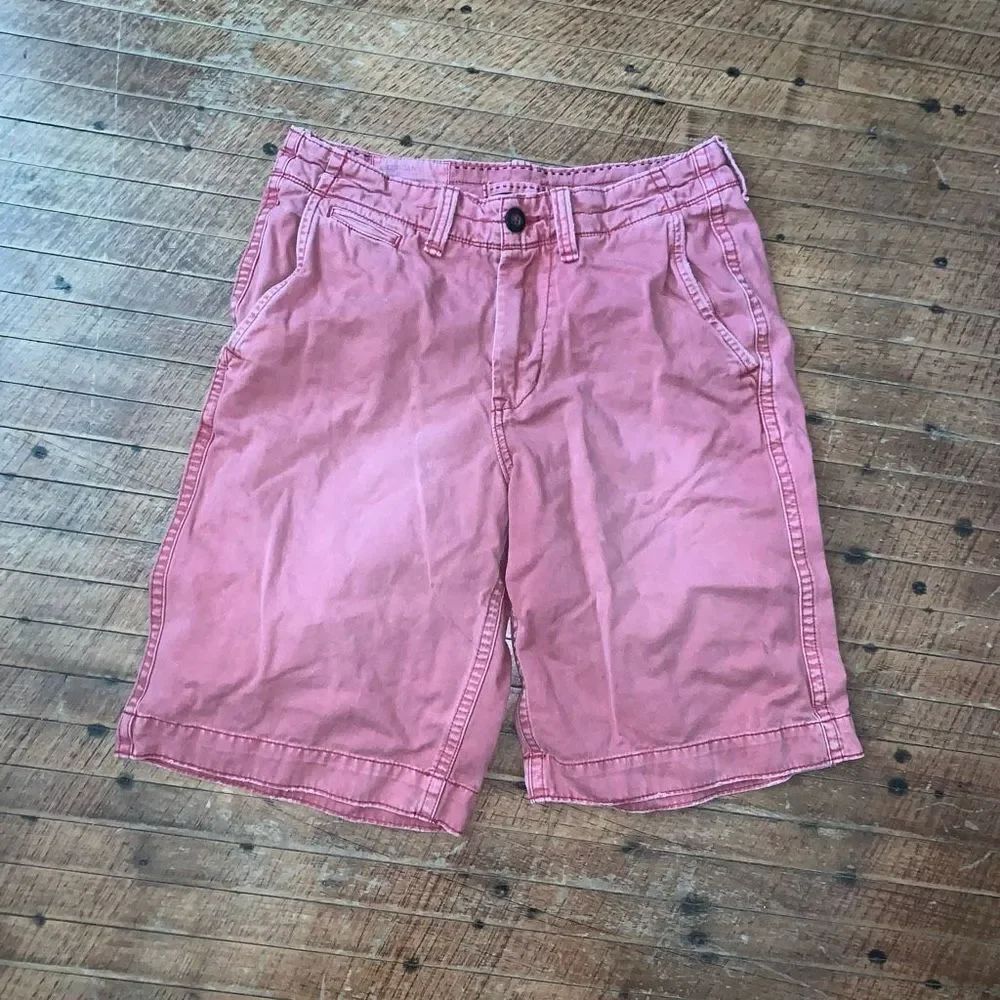 American Eagle washed red longer length 30 cargo shorts